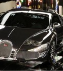 A világ egyik legdrágább, legerõsebb és leggyorsabb szériaautója, a Bugatti Veyron